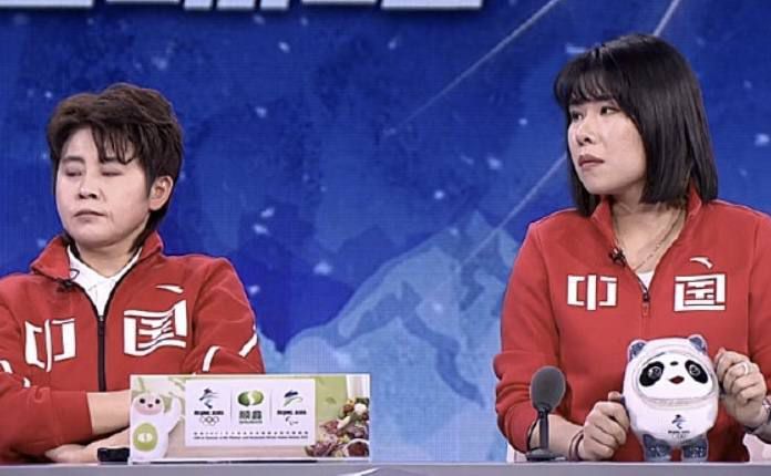 女人扒开屁股桶爽6o分钟